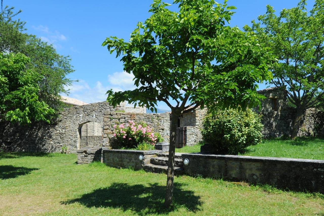 Chateau Du Poet-Celard Le Poët-Célard Exteriör bild