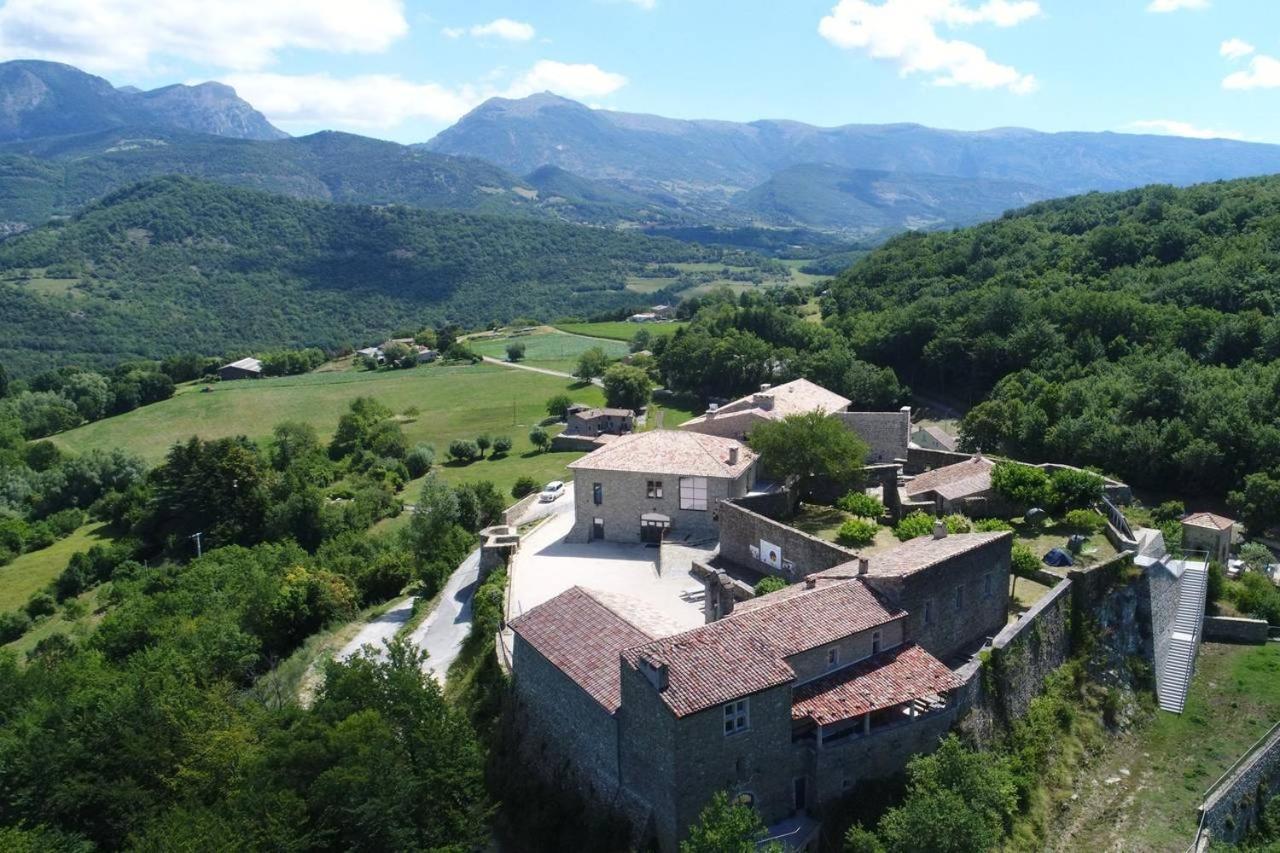 Chateau Du Poet-Celard Le Poët-Célard Exteriör bild