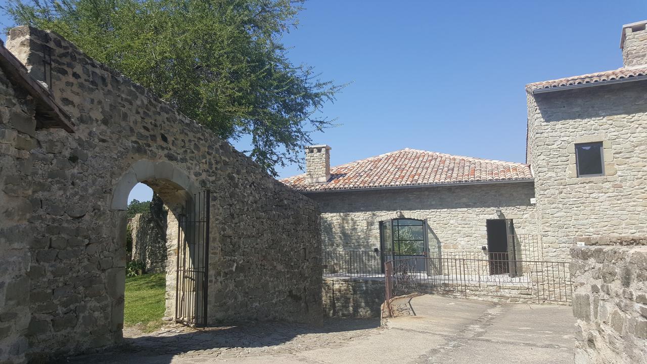 Chateau Du Poet-Celard Le Poët-Célard Exteriör bild