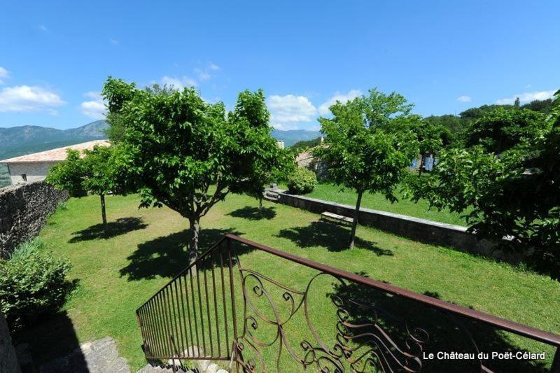 Chateau Du Poet-Celard Le Poët-Célard Exteriör bild